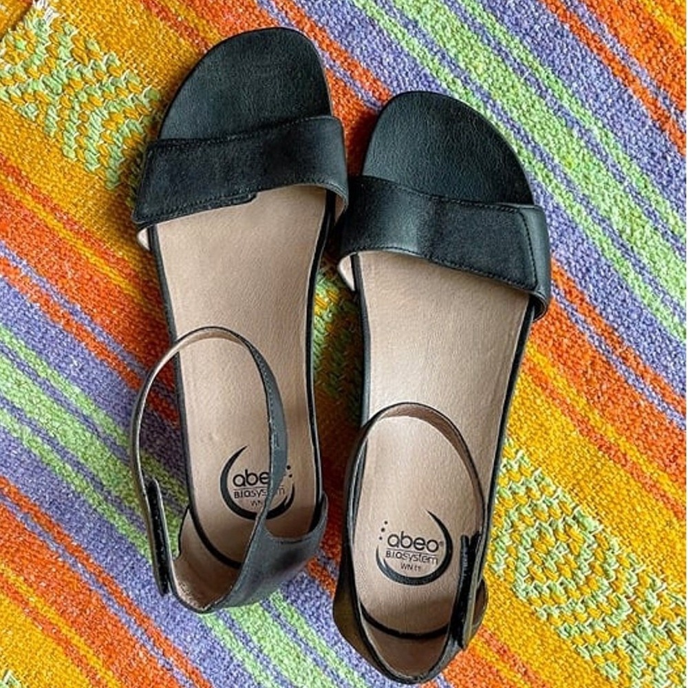 Sleek Abeo B.I.O.system Inez Black Leather Wedge Sandals Ankle Strap Womens 11N